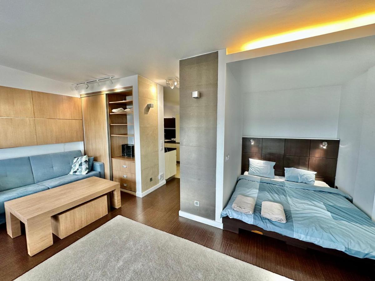 Top Metro X2 Fast Wifi 400 Mbs 70'Tv Netflix Hbo Max Appletv+ Disney+ Varşova Dış mekan fotoğraf