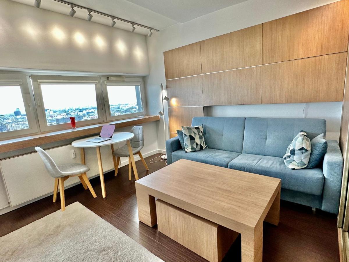 Top Metro X2 Fast Wifi 400 Mbs 70'Tv Netflix Hbo Max Appletv+ Disney+ Varşova Dış mekan fotoğraf