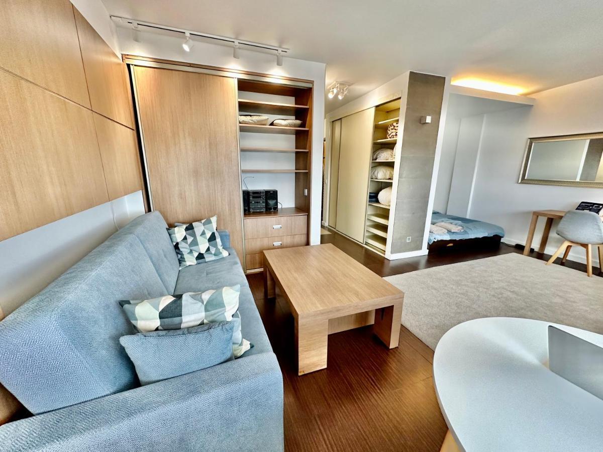 Top Metro X2 Fast Wifi 400 Mbs 70'Tv Netflix Hbo Max Appletv+ Disney+ Varşova Dış mekan fotoğraf