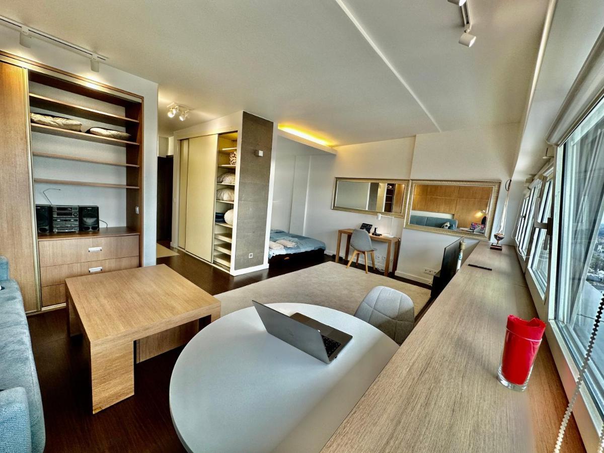 Top Metro X2 Fast Wifi 400 Mbs 70'Tv Netflix Hbo Max Appletv+ Disney+ Varşova Dış mekan fotoğraf