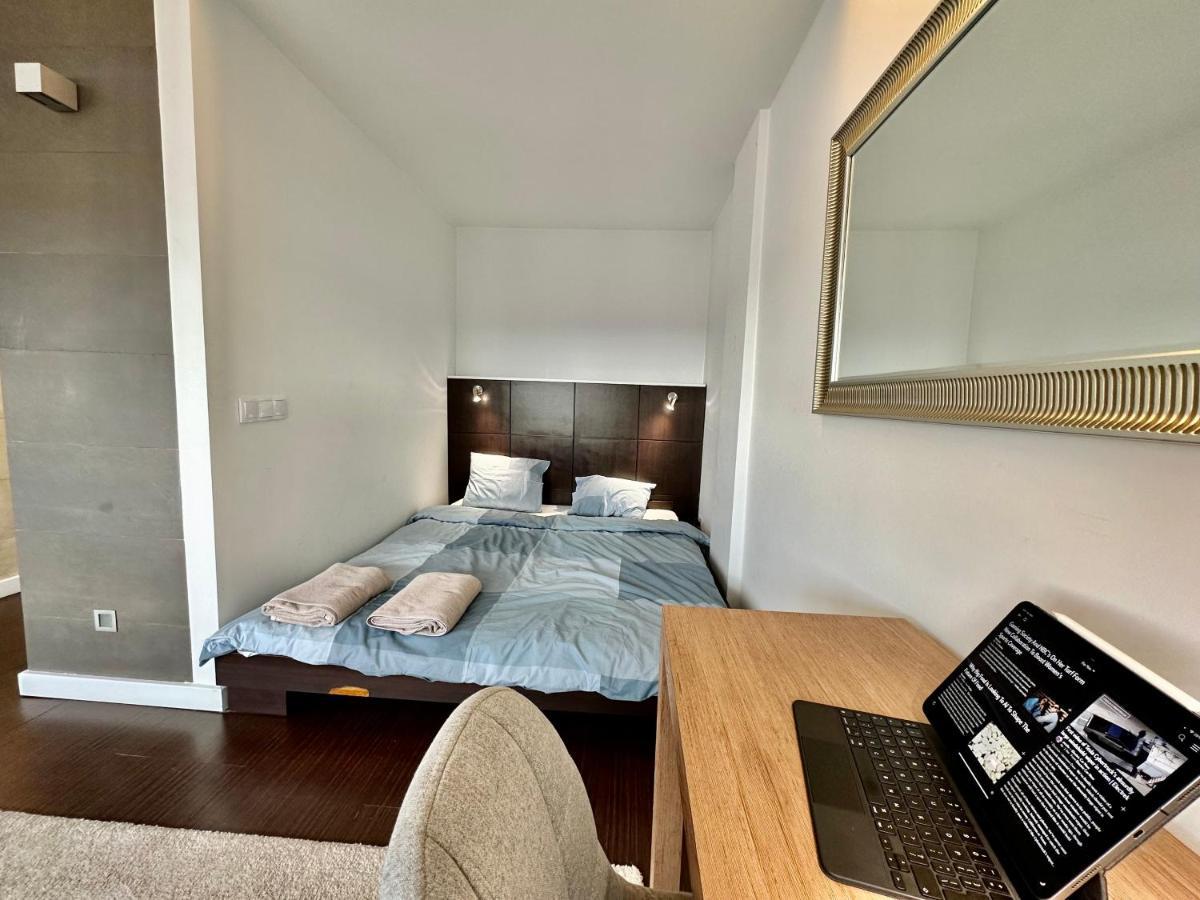 Top Metro X2 Fast Wifi 400 Mbs 70'Tv Netflix Hbo Max Appletv+ Disney+ Varşova Dış mekan fotoğraf